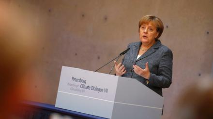 Bundeskanzlerin Angela Merkel (CDU) kündigte eine schnelle Ratifizierung des Pariser Klimaabkommens an. 