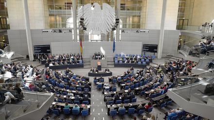 Der Bundestag entscheidet am Freitag darüber, ob Verhandlungen über ein drittes Hilfprogramm für Griechenland eingeleitet werden sollen. 