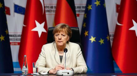 In der öffentlichen Wahrnehmung hat Bundeskanzlerin Angela Merkel massiv an Stärke verloren.