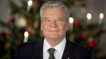 Bundespräsident Joachim Gauck hat seine Weihnachtsansprache ein zweites Mal aufnehmen lassen - wegen eines Fehlers.