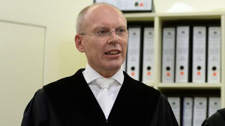 Zum elften Mal sieht sich Richter Manfred Götzl im NSU-Prozess einem Befangenheitsantrag gegenüber.  