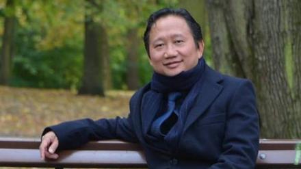 Trinh Xuan Thanh, ein Geschäftsmann und ehemaliger Funktionär von Vietnams Kommunistischer Partei, sitzt in Berlin auf einer Parkbank. 