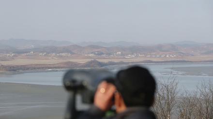 Blick von Nordkorea über die Grenze nach Südkorea 