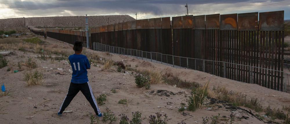 An der Grenze. Viele Mexikaner und Flüchtlinge aus Mittelamerika versuchen in die USA zu gelangen.