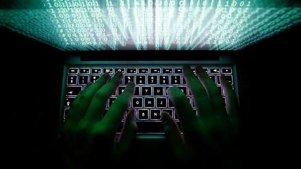 Die Angriffe von Hackern auf Firmen und Behörden nehmen zu.