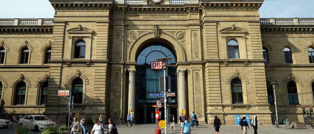 Der Eingang vom Magdeburger Hauptbahnhof (Sachsen-Anhalt).