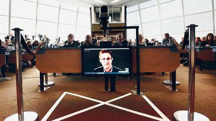 Per Video: Edward Snowden berichtet dem Europarat.
