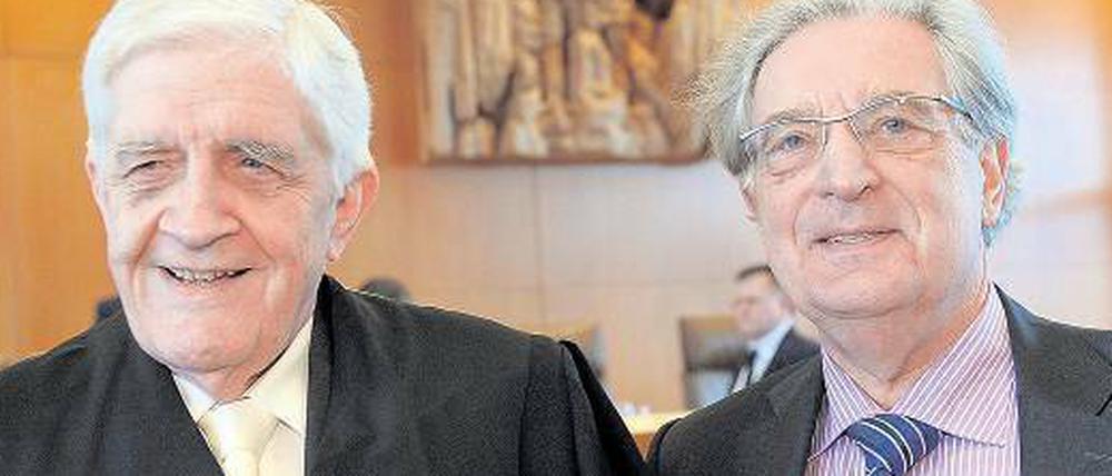 Der frühere Innenminister Gerhart Baum (FDP) kritisiert das Urteil des Bundesverfassungsgerichts. Der Beschluss sei kaum praktikabel.