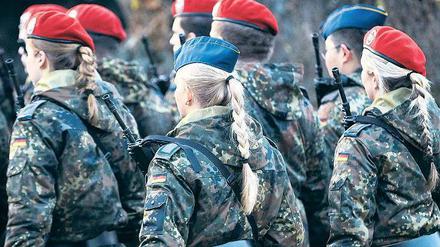 Viele Soldatinnen in der Bundeswehr leiden im Stillen; nicht alle wagen es, sich zu beschweren.