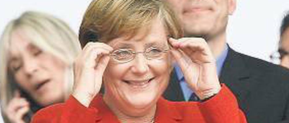 Platz auf der Tribüne: Angela Merkel schaut sich die Nationalmannschaft gerne im Stadion an. 