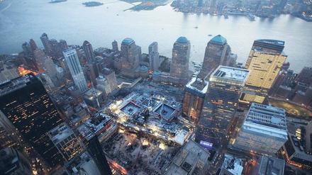 Immer noch eine Großbaustelle: Am Ground Zero in New York, dem Standort des zerstörten World Trade Center, wird Tag und Nacht gebaut. 