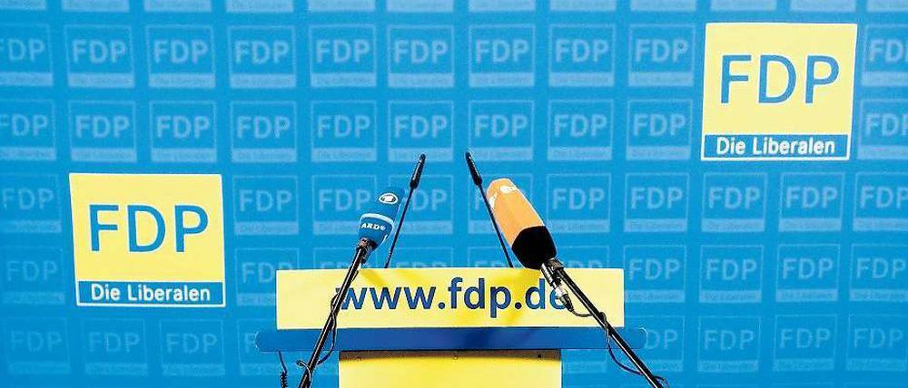 "Wir wollen nicht, dass die Berliner die Zeche für die Schulden anderer zahlen." Mit dieser Aussage machte die FDP die Wahl zur Abstimmung über den Euro-Kurs der Bundesregierung. Ausgezahlt hat sich das für die Partei nicht: Sie sitzt nicht mehr im Abgeordnetenhaus.
