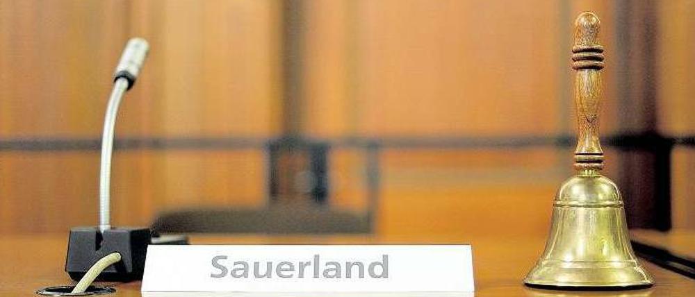 Sein Platz. Am Sonntag stimmten die Duisburger darüber ab, ob sie ihren Oberbürgermeister Adolf Sauerland weiter im Amt haben wollen. 