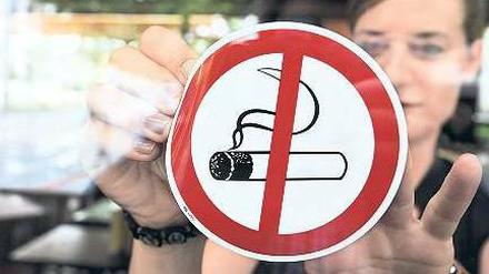 Rauchen verboten, heißt es immer häufiger in Deutschland. Nun wollen einige Bundesländer die Nichtraucherschutzgesetze noch weiter verschärfen.