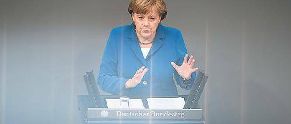 Ihre Vision von der Zukunft der europäischen Währungsunion stellte Kanzlerin Angela Merkel am Mittwoch im Bundestag vor. Foto: Maja Hitij/dapd