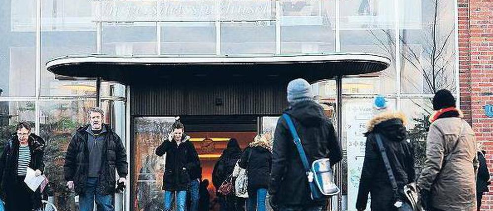 Gleichbehandlung. Ab Juli 2013 können illegale Einwanderer in Schweden gefahrlos zum Arzt gehen – auch hier im Universitätskrankenhaus in Stockholm. Foto: dpa
