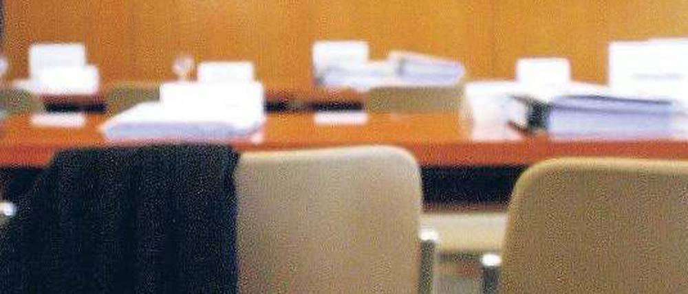 Neuauflage. Eine Szene aus der NPD-Verhandlung 2002. Fünf Jahre später übersandten die Richter eine Stellungnahme zu möglichen Änderungen im Verbotsverfahren. Foto: dpa
