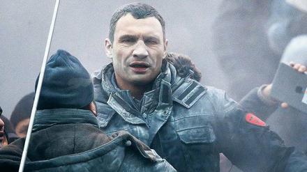 Vitali Klitschko wurde bei Krawallen in Kiew mit einem Feuerlöscher besprüht.