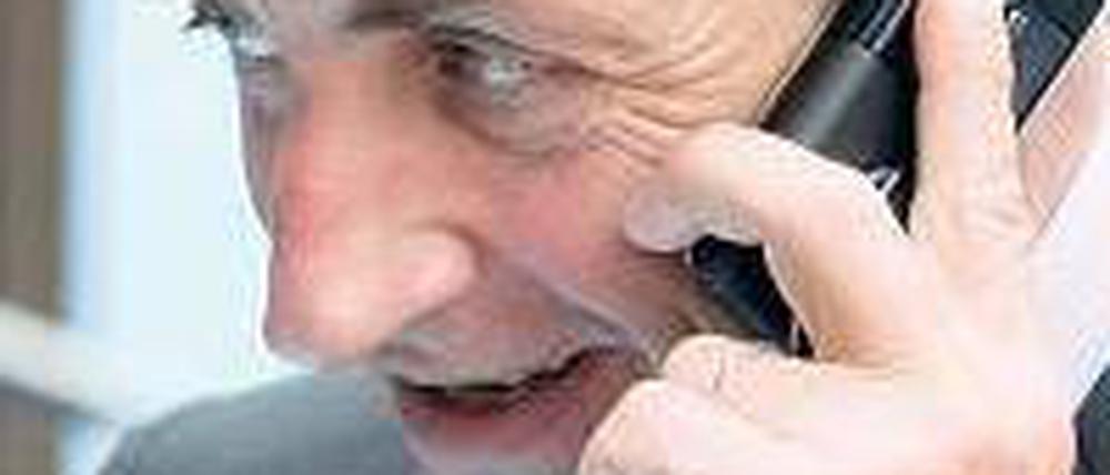 Abgehört. Sarkozy beantragte deshalb ein Telefon unter anderem Namen. Foto: dpa-epa