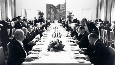 Das Beste für die Gäste. Daran hielt sich auch Bundespräsident Heinrich Lübke, als er 1969 anlässlich der „Grünen Woche“ fürstlich auftischen ließ.