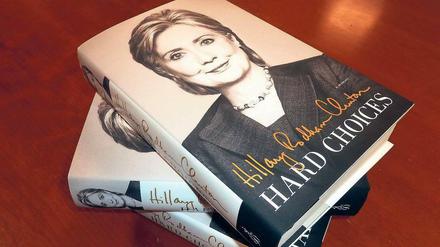 Bald schon vergriffen? Die erste Auflage von Clintons Buch „Hard Choices“ ist angeblich allein durch Vorbestellungen ausverkauft.