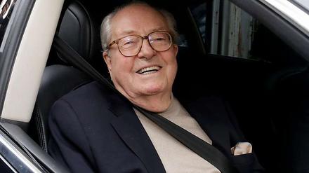 Jean-Marie Le Pen kann trotz seiner Suspendierung durch das FN-Exekutivkomitee noch lachen. 