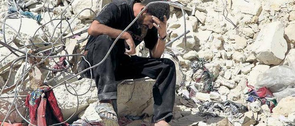 Im Bürgerkriegsland sind seit 2011 mindestens 250 000 Menschen ums Leben gekommen. Außerdem mussten Millionen Syrer fliehen – zumeist vor Baschar al Assads Soldaten und Bomben.