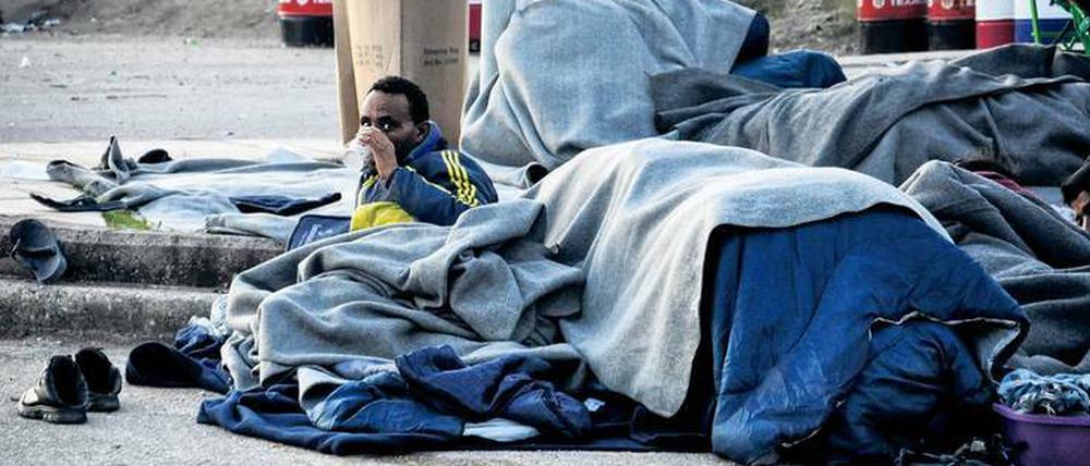 Ungewisse Situation: Ein Flüchtling wartet auf der Insel Chios.