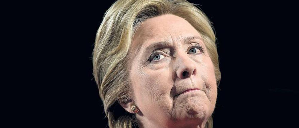 Hillary Clinton lässt nicht locker. Die Verliererin der US-Präsidentschaftswahl hat ein Buch geschrieben.