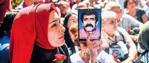 Die Samstagsmütter verlangen seit Jahrzehnten Aufklärung über das Schicksal ihrer Söhne, die im Kurdenkrieg verhaftet oder verschleppt wurden. 