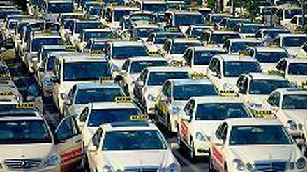 Wohin soll's gehen? Effizienzdruck, digitale Vernetzung und Carsharingfirmen setzen dem Taxigewerbe zu.