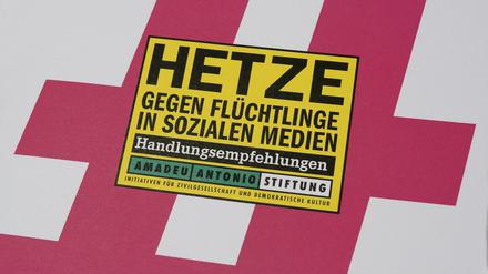 Die Amadeu-Antonio-Stiftung veröffentlicht eine Broschüre gegen Hetze - und wird selbst Ziel neuer Angriffe.