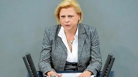 Ceta-Gegnerin Hilde Mattheis (SPD) am Rednerpult im Bundestag.