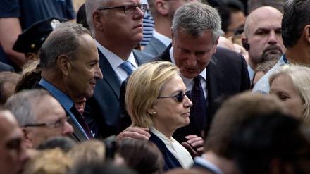 Hillary Clinton muss nach einem Schwächeanfall jetzt erst mal im Wahlkampf eine Pause einlegen.