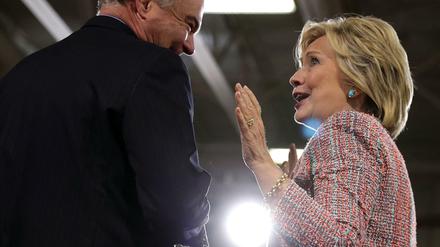 Wird er mit ihr gehen? Tim Kaine gilt als aussichtsreichster Vizepräsidenten-Anwärter für Hillary Clinton. 