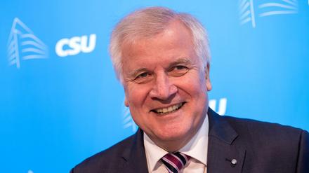 Ganz zufrieden mit der Schwesterpartei: CSU-Chef Horst Seehofer