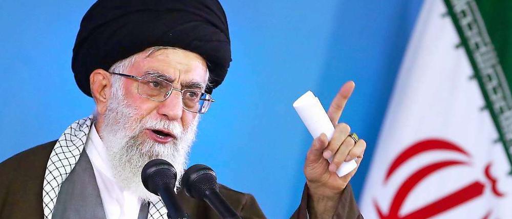 Ajatollah Ali Chamenei bringt das für Juni geplante Atomabkommen mit dem Westen wieder in Gefahr.