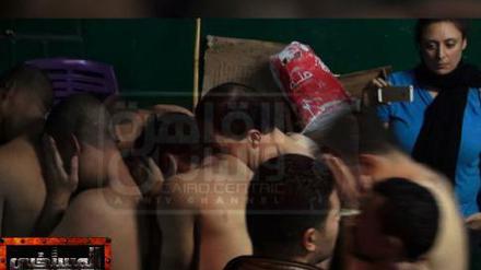 Gruppenbild mit Journalistin: Mona Iraqi recherchierte zu "Schwulen und Aids in Ägypten" und ließ dann dutzende Männer von der Polizei festnehmen. 
