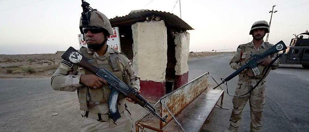 Irakische Soldaten sollen in einer Großoffensive die Stadt Tikrit zurückerobern.