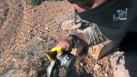 Auf einem IS-Video sind deutsche Handgranaten eines älteren Fabrikats zu sehen. 