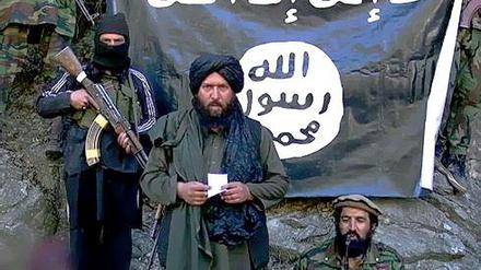 Der getötete IS-Chef für Afghanistan und Pakistan Hafis Said (Mitte) hatte sich von den Taliban losgesagt.