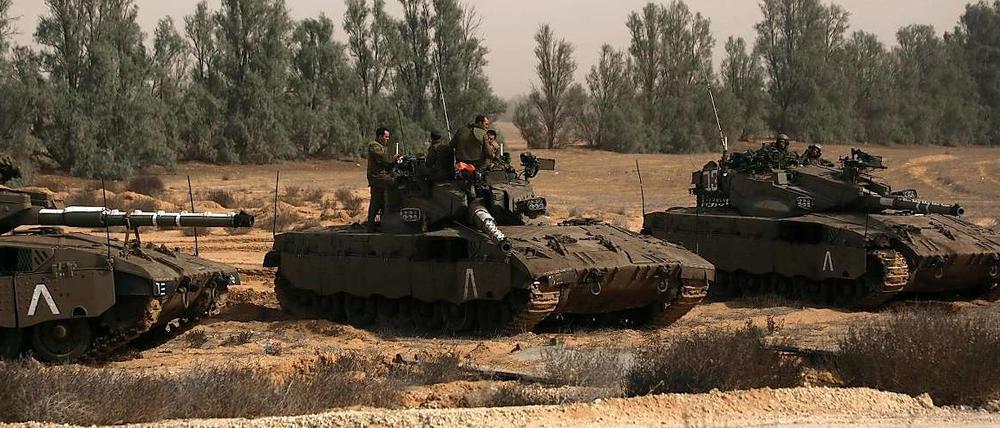 Mit Panzern am Gazastreifen: Der Konflikt zwischen Israel und der Hamas droht zum Krieg austzuarten.