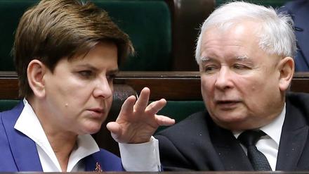  PiS-Chef Jaroslaw Kaczynski und Ministerpräsidentin Beata Szydlo. 