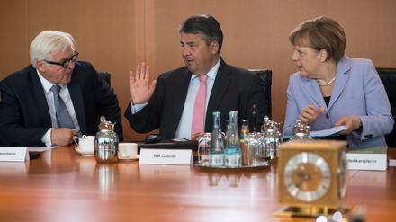 Am Kabinettstisch, aber nicht im Bundestag: Frank-Walter Steinmeier, Sigmar Gabriel und Angela Merkel.