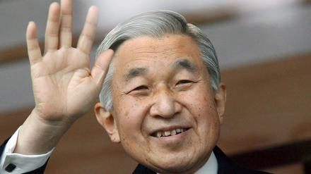 Kaiser Akihito klagt über gesundheitliche Probleme.
