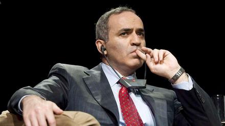 Der russische Oppositionspolitiker Garri Kasparow hat Wladimir Putin scharf kritisiert.