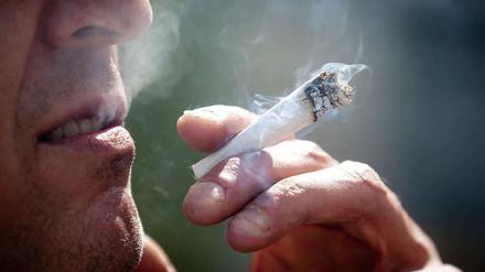 Ein Problem bleibt: Auf Bundesebene ist Marihuana weiterhin illegal.