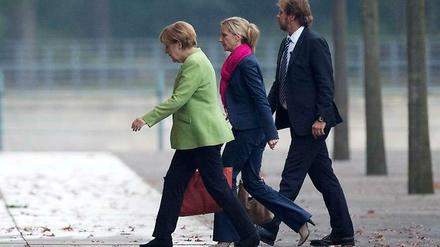 Kanzlerin Merkel auf dem Weg in den Koalitionssausschuss.