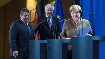 Angela Merkel, Horst Seehofer (M) und Sigmar Gabriel.