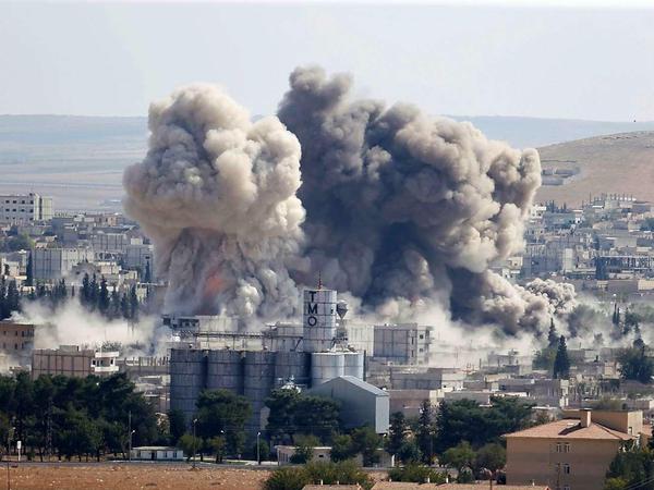 Die internationale Allianz hat die Zahl ihrer Luftangriffe gegen den "Islamischen Staat" in Kobane offensichtlich deutlich erhöht.